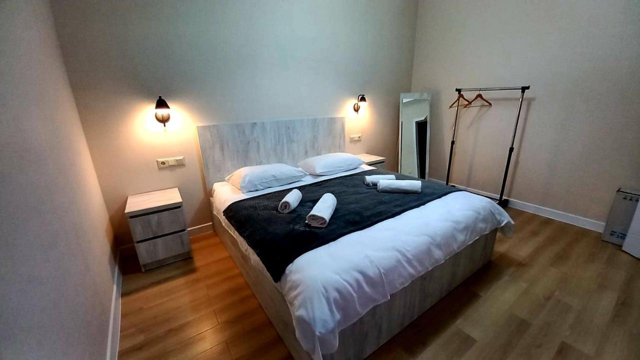 D-S Apartament In Kutaisi Eksteriør billede